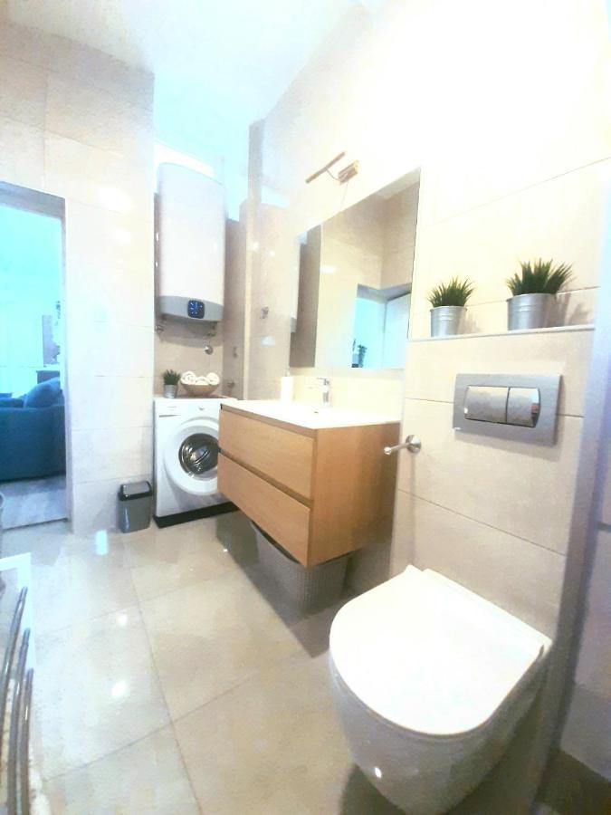 Peninsula Divina Apartment
